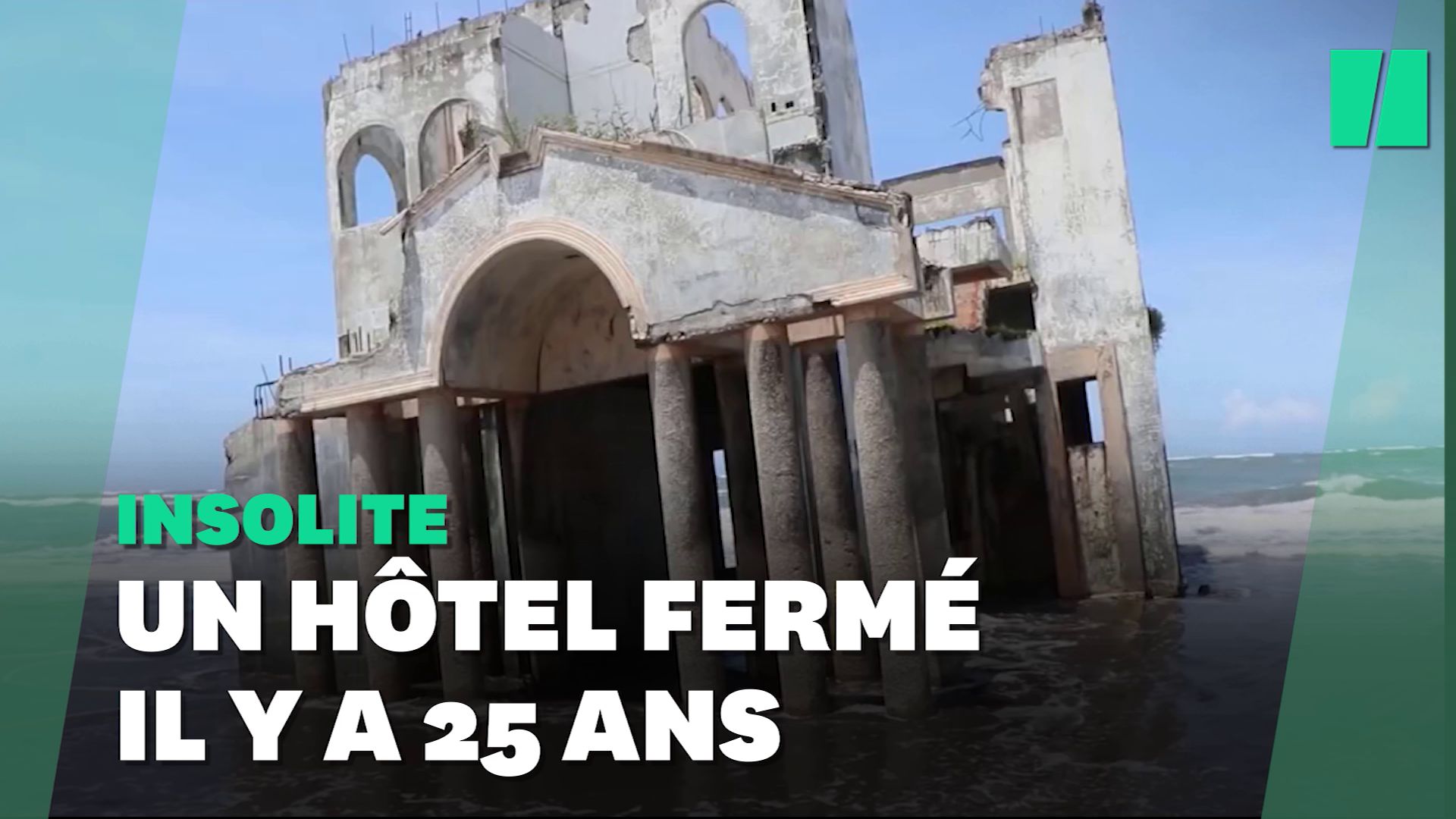 Au Salvador, cette maison abandonnée sur la plage semble tout droit sortie d'un film d'horreur