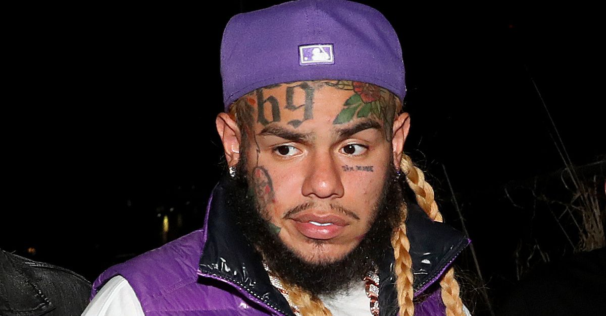 6ix9ine’s Bodyguards Broke Man’s Phone After Wild Chase: DA