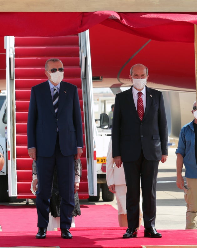 19 Ιουλίου 2021 - Ο Ερντογάν στα κατεχόμενα μαζί με τον ηγέτη του ψευδοκράτους Ερσίν Τατάρ.