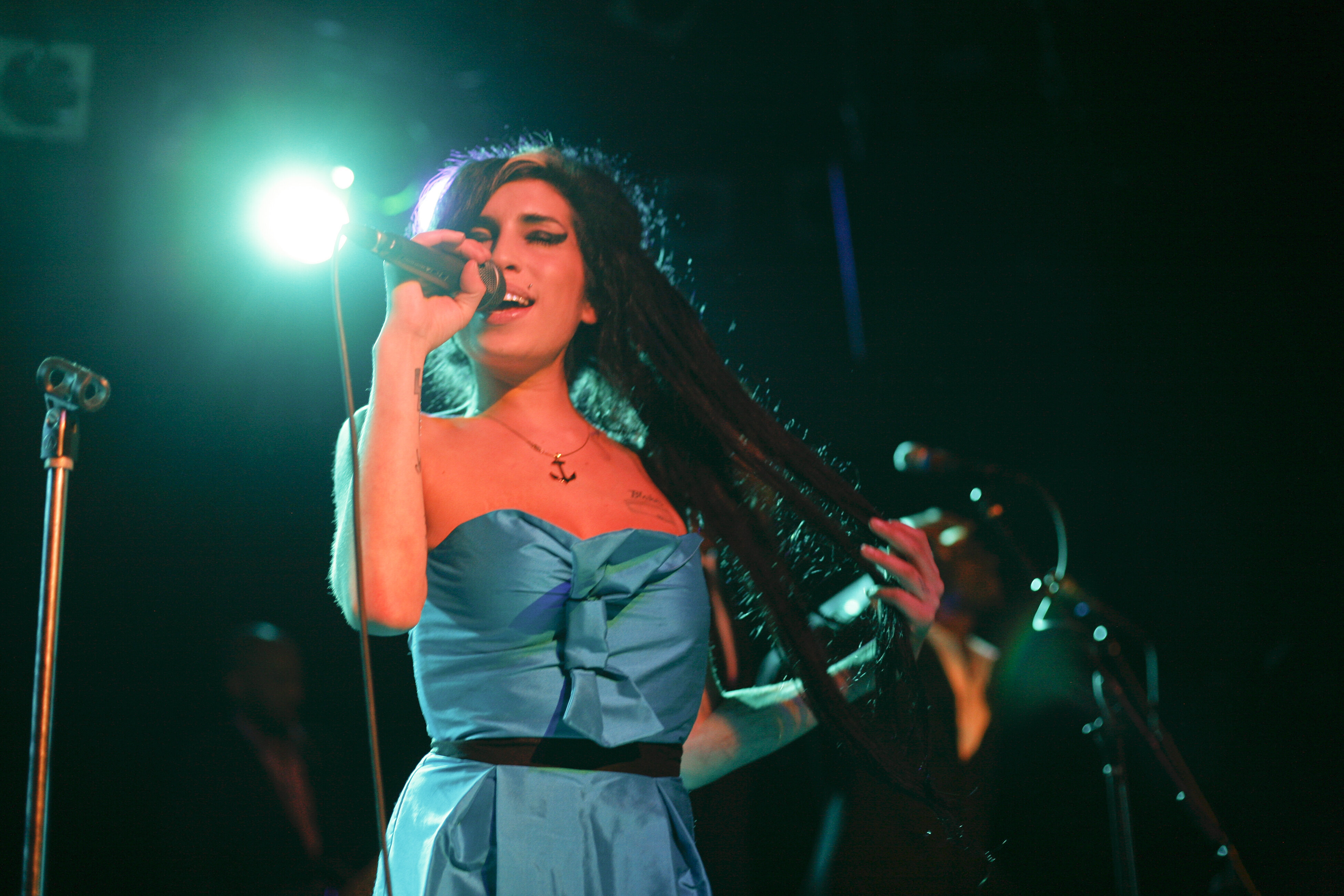 30 Stunning Amy Winehouse Photos To Remind Us What An Icon She Truly ...