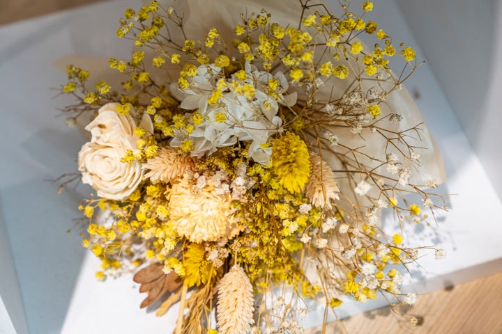 How To Dry Flowers With Parchment Paper - Resin Obsession