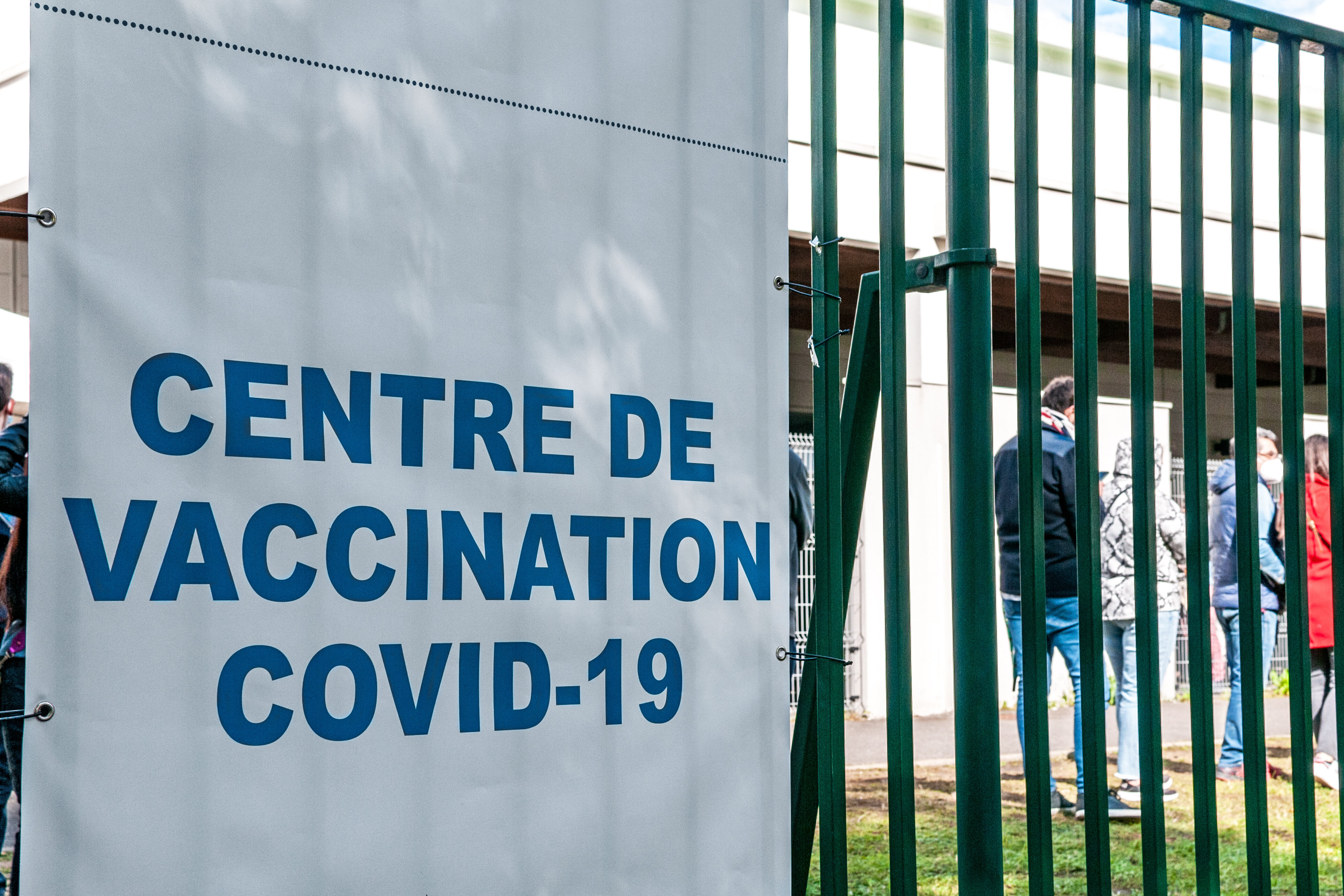 Covid-19: la suppression de l'isolement pour les personnes vaccinées officialisée