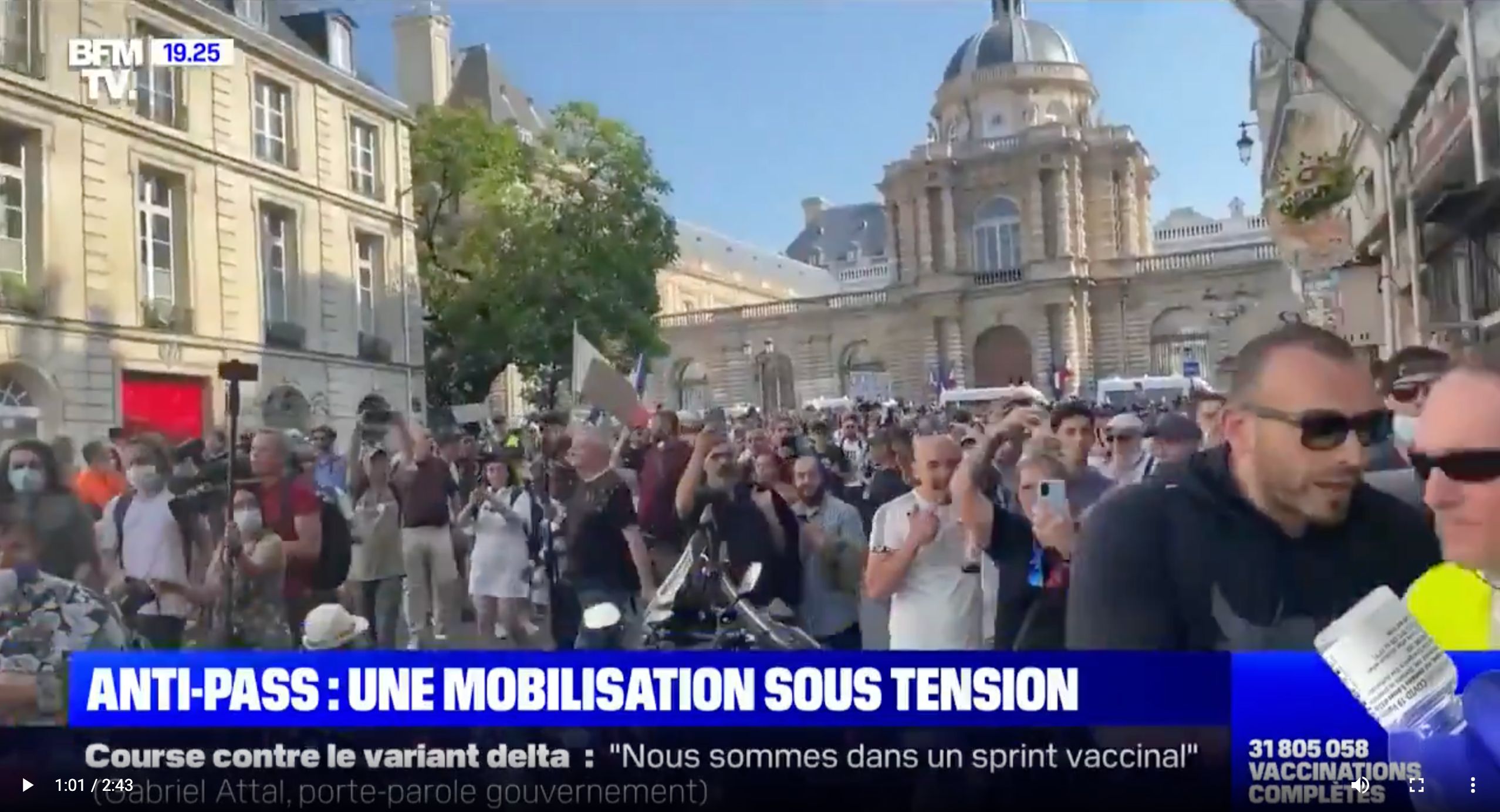 Des journalistes de BFMTV pris à partie par des anti-pass sanitaire, la chaîne porte plainte