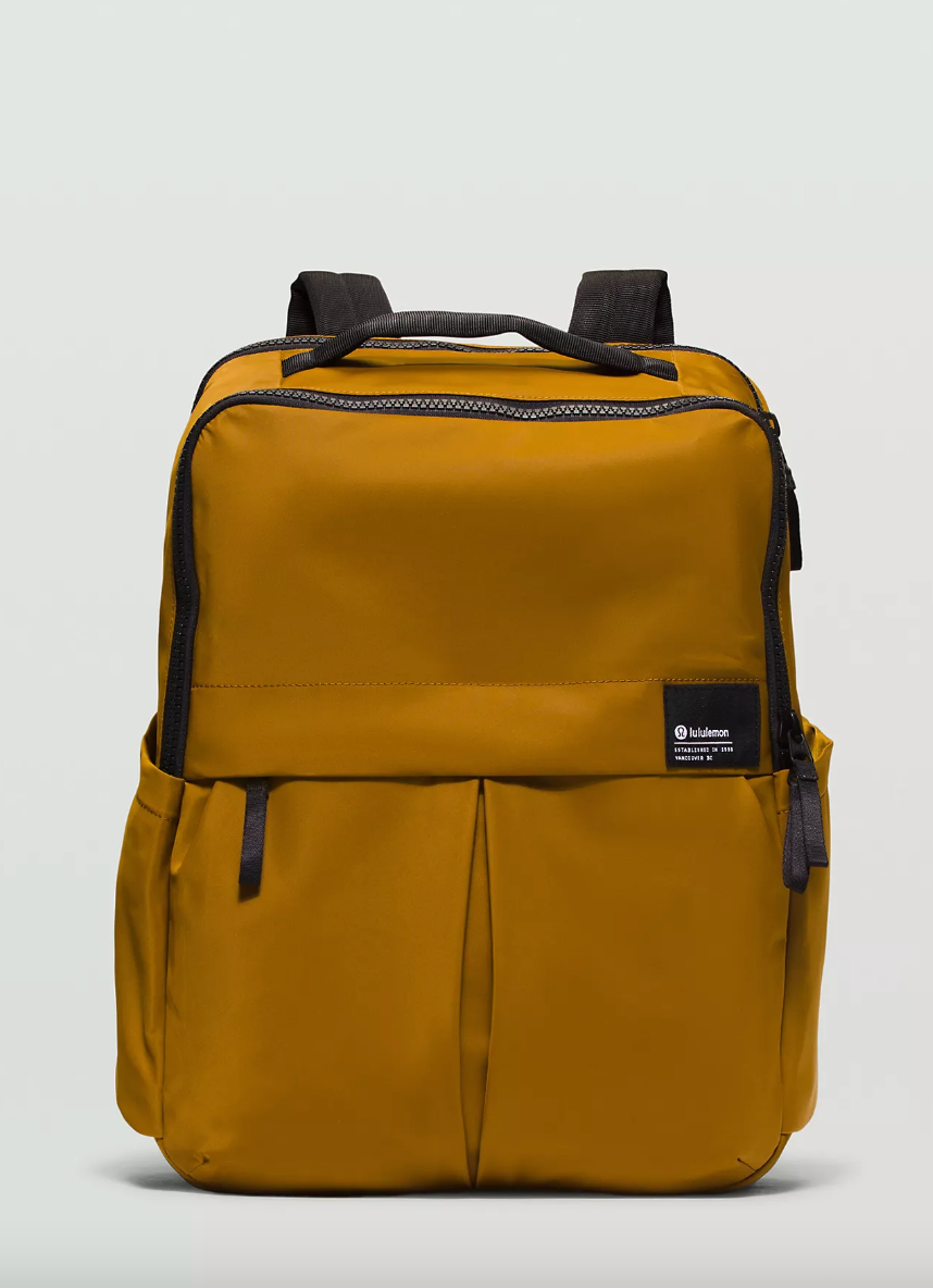 Rapha and Apple Make Predictably Gorgeous Commuter Bags