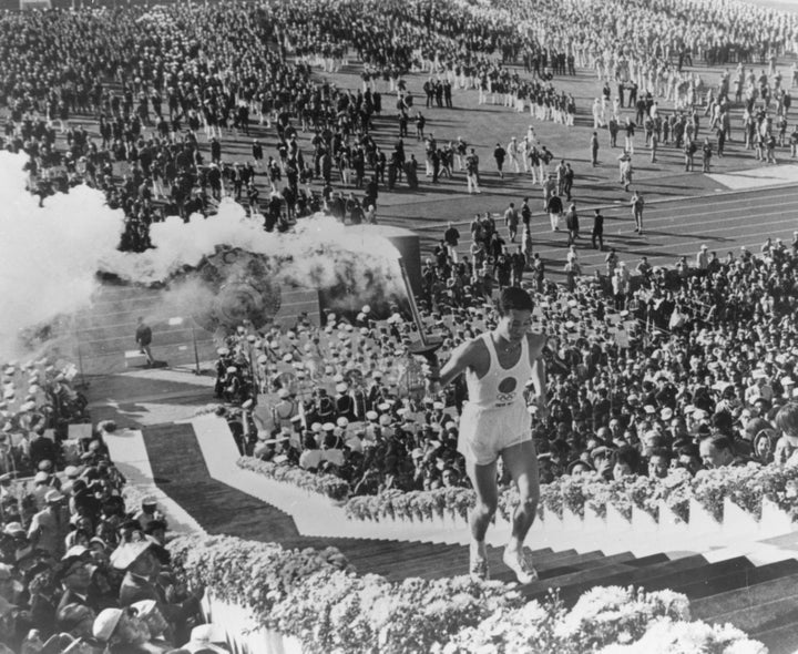 1964年の東京五輪開会式の様子