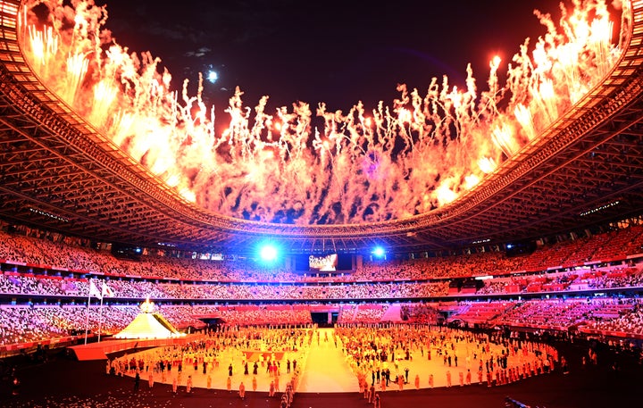 Fuegos artificiales en la ceremonia.