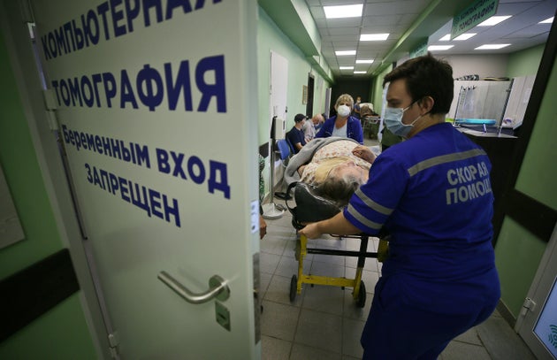 La Russia Si Consegna Al Covid Oltre 50 Di No Vax E 800 Morti Al Giorno L Huffpost