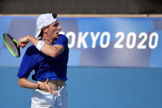 Le Français Ugo Humbert lors de son match contre le Grec Stefanos Tsitsipas ce mercredi 28 juillet à l'Ariake Tennis Park de Tokyo.