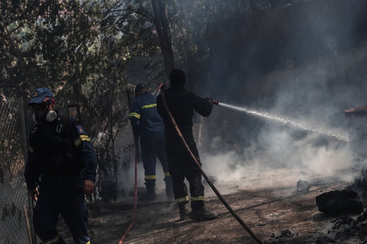 Πυρκαγιά στην Σταμάτα Αττικής, Τρίτη 27 Ιουλίου 2021. (EUROKINISSI/ΒΑΣΙΛΗΣ ΡΕΜΠΑΠΗΣ)