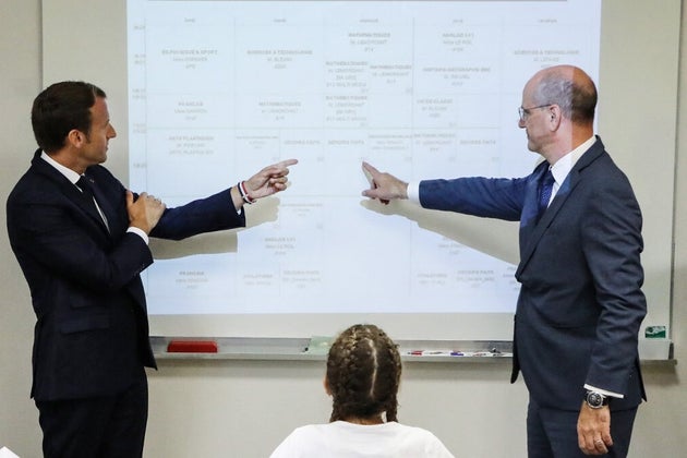 Avec l'éviction des élèves non vaccinés, Blanquer (ici avec Emmanuel Macron le 3 septembre 2018) accusé de créer une