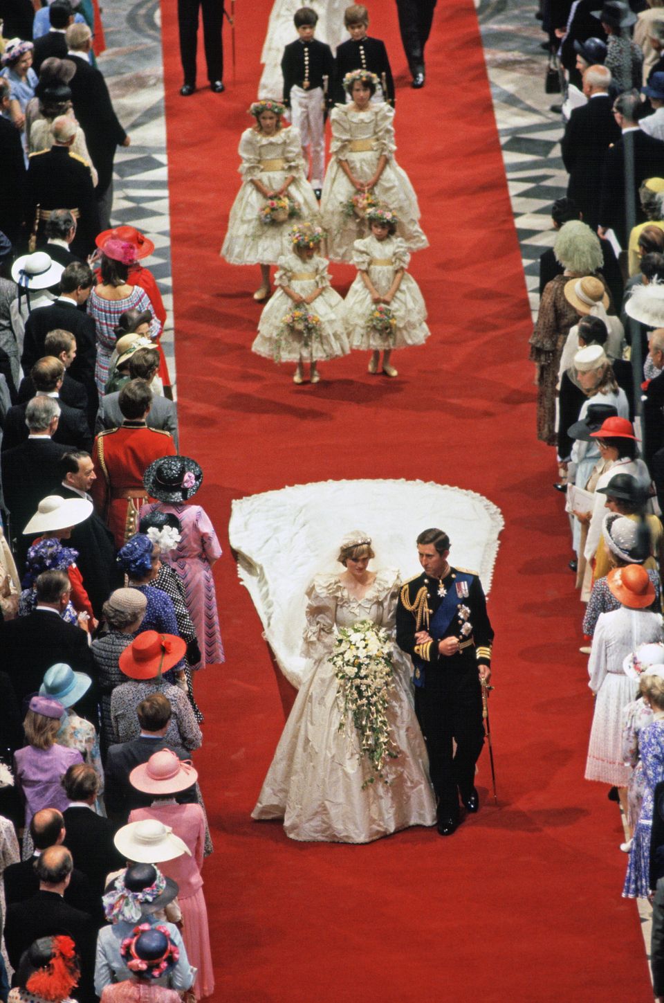 Princess Diana's Wedding Dress Handed Down To William And Harry ...