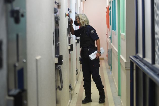 Une gardienne de prison au pénitencier de Rennes, le 29 juillet 2021.