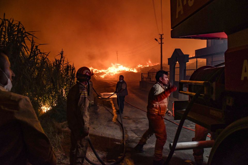Μαίνονται οι πυρκαγιές στην Τουρκία σε δασικές και δημοφιλείς τουριστικές περιοχές - Τέσσερις