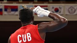 El boxeador cubano La Cruz da que hablar por lo que grita tras su polémica victoria ante el español