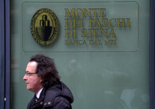 Unicredit Mps, matrimonio senza gioia tra due banche senza futuro Unicredit Mps, matrimonio senza gioia tra due banche senza futuro