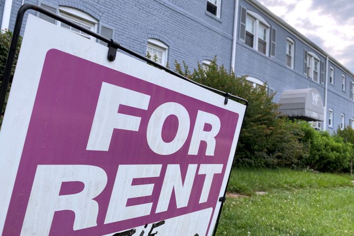 A "For Rent" sign is displayed in front of an apartment building in Arlington, Virginia, U.S., June 20, 2021. The U.S. Supreme Court has declined to block the U.S. Centers for Disease Control and Prevention's pandemic-related eviction moratorium. Picture taken June 20, 2021. REUTERS/Will Dunham