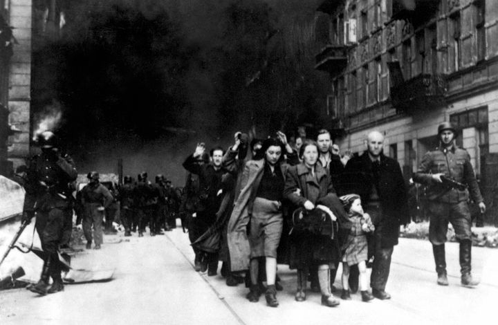 Εβραίοι της Πολωνίας κατά την καταστροφή του Γκέτο της Βαρσοβίας, το 1943