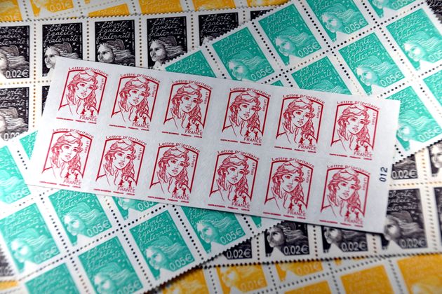  Les prix des timbres et des colis vont encore augmenter en 2022 (Photo Illustration Gerard Bottino/SOPA Images/LightRocket via Getty Images)