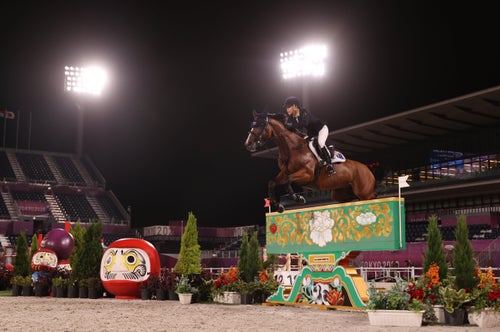 オリンピック馬術で名馬もびっくり！話題の「だるま」障害物見