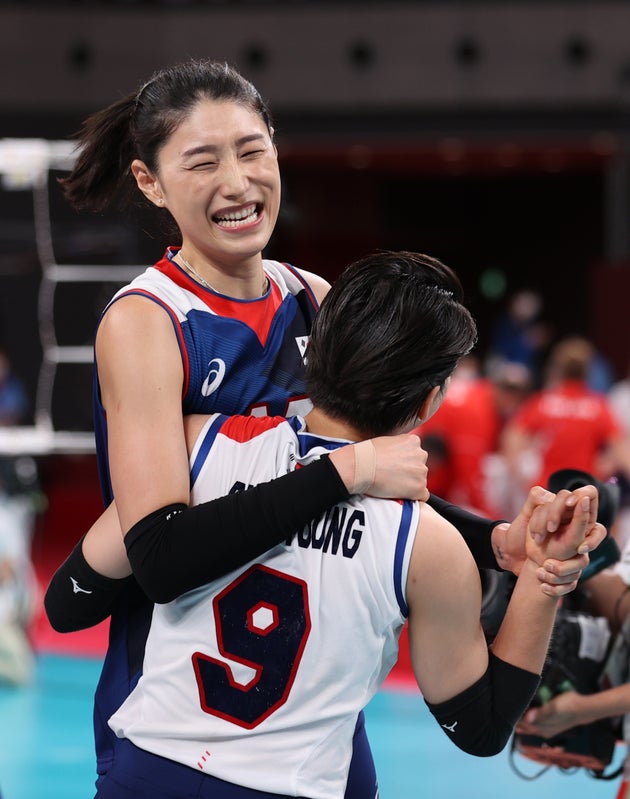 배구 김연경과 오지영이 4일 오전 일본 도쿄 아리아케 아레나에서 열린