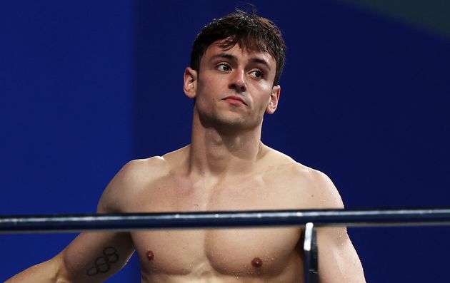 Tom Daley, ici au mois de juillet à Tokyo, a de quoi se protéger.