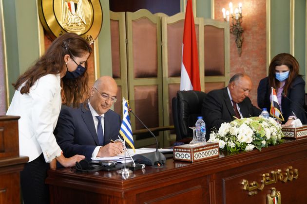 Υπογραφή συμφωνίας Αοζ μεταξύ Ελλάδας και Αιγύπτου - κοινές δηλώσεις Υπεξ Ελλάδας και Αιγύπτου. Πέμπτη...