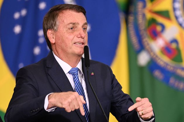 Multipliant tel Donald Trump, sans preuve, les attaques contre le système électoral dans son pays, le président du Brésil Jair Bolsonaro fait désormais l