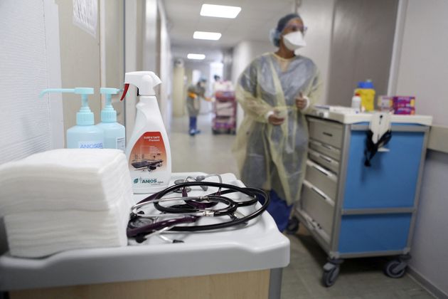 (Photo: unité covid à l'hôpital de Bastia par Pascal POCHARD-CASABIANCA / AFP)