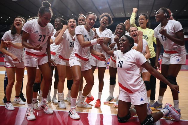 Les hanballeuses, ici après leur quart de finale, décrocheront dimanche la 5e médaille...