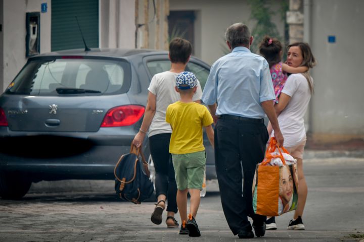 Πυρκαγιά στην Βορειοανατολική Αττική, Παρασκευή 6 Αυγούστου 2021. Στιγμιότυπο από την εκκένωση στις Αφίδνες το μεσημέρι, Παρασκευή 6 Αυγούστου 2021 (ΤΑΤΙΑΝΑ ΜΠΟΛΑΡΗ/ EUROKINISSI