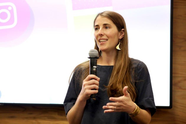 16歳未満の新規アカウントは非公開へ インスタが 年齢制限 に踏み切った切実な理由とは ハフポスト 16歳未満の新規アカウントは非公開へ インスタが 年齢制限 に踏み切った切実な理由とは ハフポスト