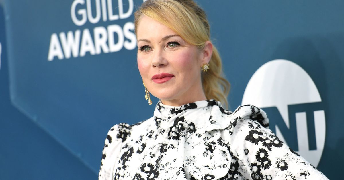 Christina Applegate Shares Multiple Sclerosis Diagnosis In Emotional ...