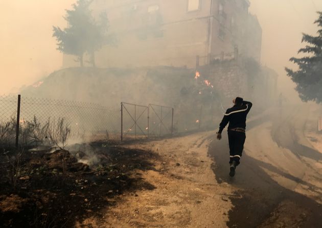 Δεκάδες νεκροί στις ανεξέλεγκτες δασικές πυρκαγιές στην