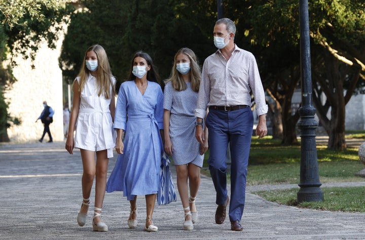 Felipe, Letizia, la princesa de Asturias y la infanta Sofía visitando el Centro de Interpretación de la Sierra de Tramuntana.