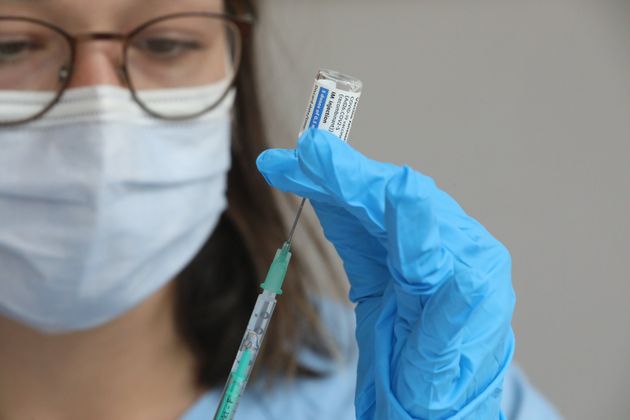 Γερμανία: Νοσηλεύτρια κατηγορείται για χορήγηση αλατόνερου αντί για εμβόλια κατά του