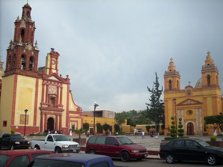 20.694983 | 99.814385 | description 1 The main square in the centre of the town of Cadereyta de Montes, Queretaro, Mexico. | ... 