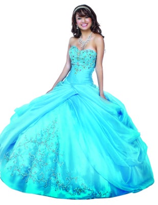 Disney lanza una línea de vestidos para quinceañeras inspirados en sus princesas (FOTOS) | HuffPost Voices Disney lanza una línea de vestidos para quinceañeras inspirados en sus princesas (FOTOS) | HuffPost Voices