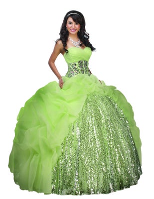 Disney lanza una línea de vestidos para quinceañeras inspirados en sus princesas (FOTOS) | HuffPost Voices Disney lanza una línea de vestidos para quinceañeras inspirados en sus princesas (FOTOS) | HuffPost Voices