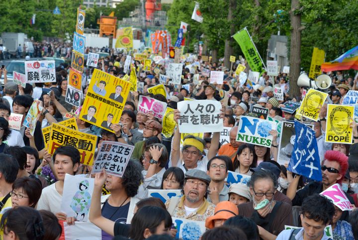 2012年6月、関西電力・大飯原発の再稼働に抗議するため、首相官邸前に集まったデモ参加者