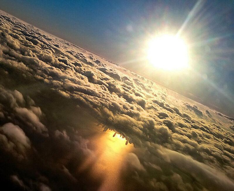 1. Podrías ver cosas como el 'skyline' de Chicago reflejado en el Lago Michigan.