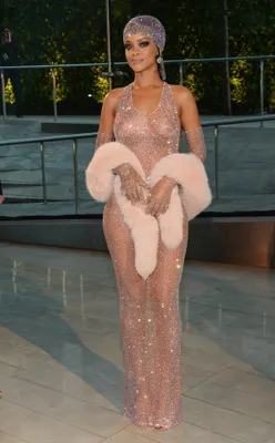 Premios CFDA: el vestido transparente de Rihanna (FOTOS)