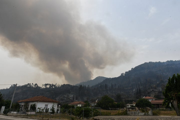 Φωτογραφία από τη δευτερη ημέρα της πυρκαγιάς στην Γορτυνία, Τετάρτη 11 Αυγούστου 2021. (EUROKINISSI/ILIALIVE.GR/ΓΙΑΝΝΗΣ ΣΠΥΡΟΥΝΗΣ)