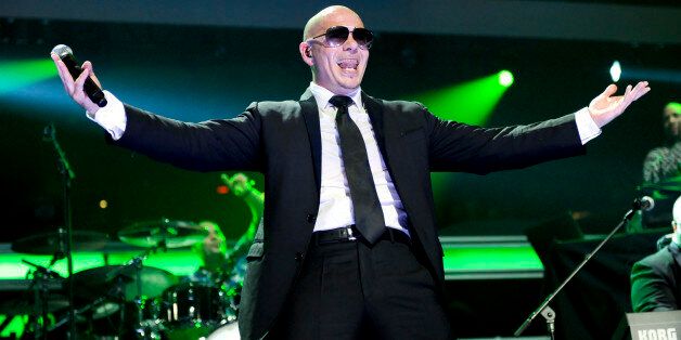 Pitbull llega a los 60 millones en Facebook y lo festeja con un video ...