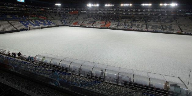 PACHUCA, MEXICO - JANUARY 10: A layer of ice covers the field of the Hidalgo Stadium after a hailstorm prior a match between Pachuca and Cruz Azul as part of 1st round Clausura 2015 Liga MX at Hidalgo Stadium, on January 10, 2015 in Pachuca, Mexico. (Photo by Alejandro Valencia/Straffon Images/LatinContent/Getty Images)