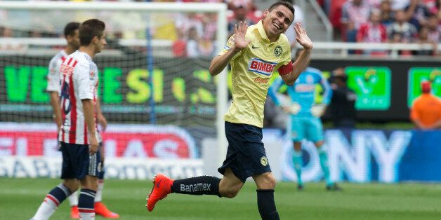 ZAPOPAN, MEXICO - APRIL 26: Paul Aguilar of America celebrates after scoring the first goal of his team during a match between Chivas and America as part of 15th round of Clausura 2015 Liga MX at Omnilife Stadium, on April 26, 2015 in Zapopan, Mexico. (Photo by Refugio Ruiz/LatinContent/Getty Images)