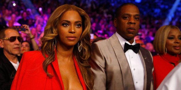 LAS VEGAS, NV - MAY 02: Beyonce Knowles and Jay Z attend the welterweight unification championship bout on May 2, 2015 at MGM Grand Garden Arena in Las Vegas, Nevada. (Photo by Al Bello/Getty Images)