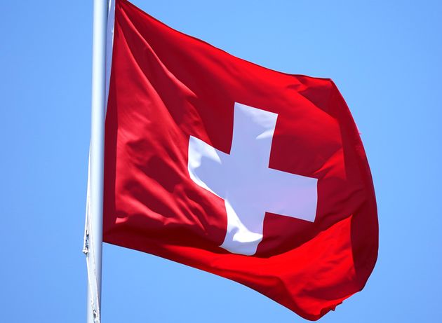 スイス国旗（資料写真）