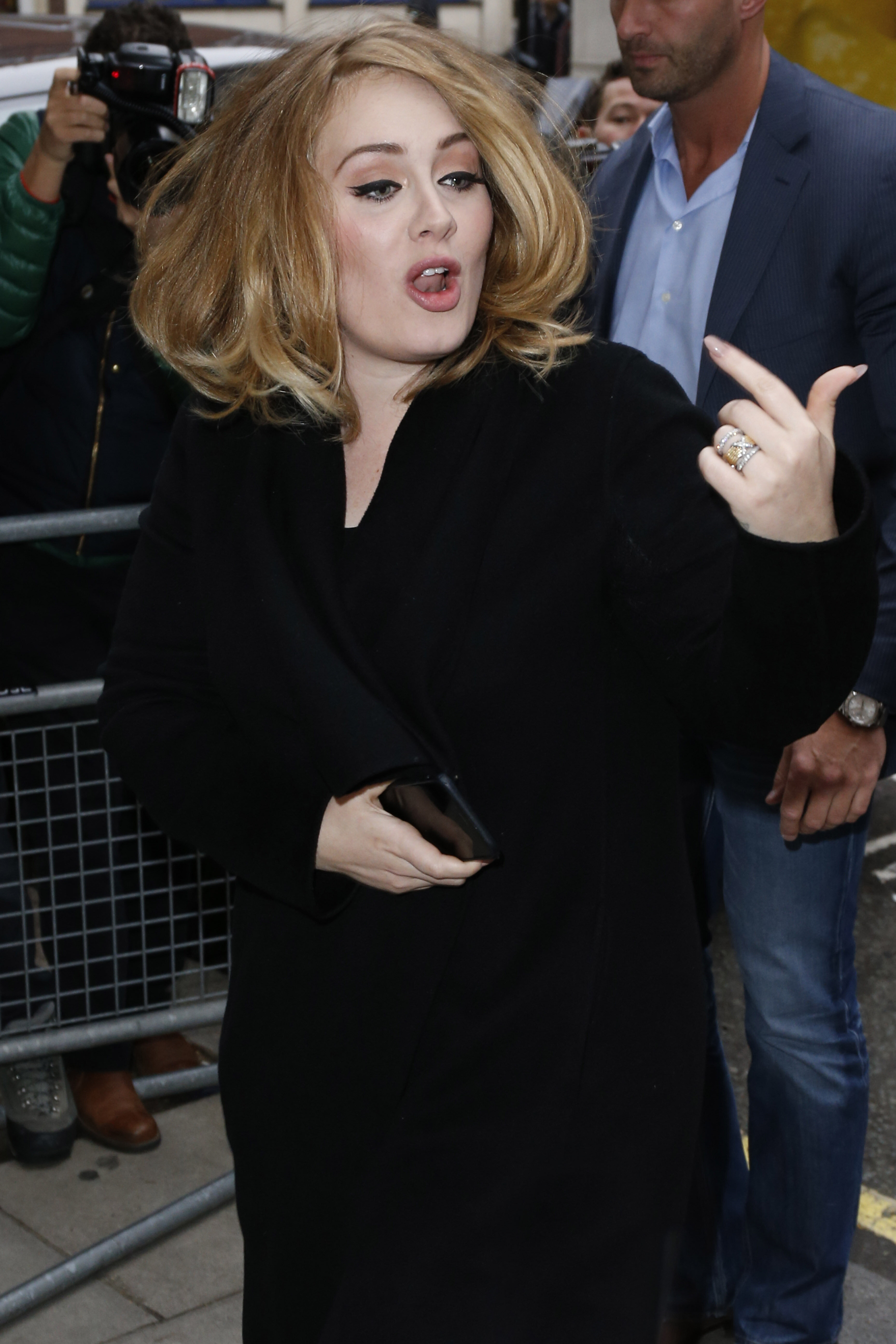 Regresó Adele Para Decir 'Hello' Cantando | HuffPost Voices