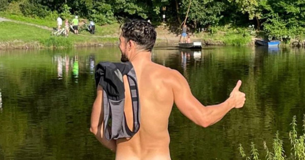 Orlando Bloom Has Got Naked In Public Again, Minus The Paddle Board ... pic