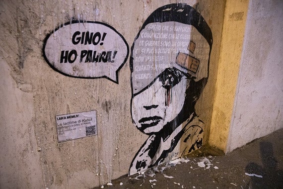 Le lacrime di Kabul | la nuova opera della street artista Laika è un omaggio a Gino Strada - Vimarsana News